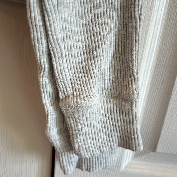 Girls two piece Old Navy sweatsuit, size 10/12 Worn once. Create bundle & save! - Picture 7 of 9